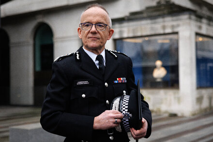 London Police Chief Apologizes Over Officers’ ‘Reprehensible’ Behavior